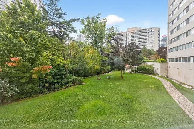 Additional image 36 of 3695 Kaneff Cres Unit 102