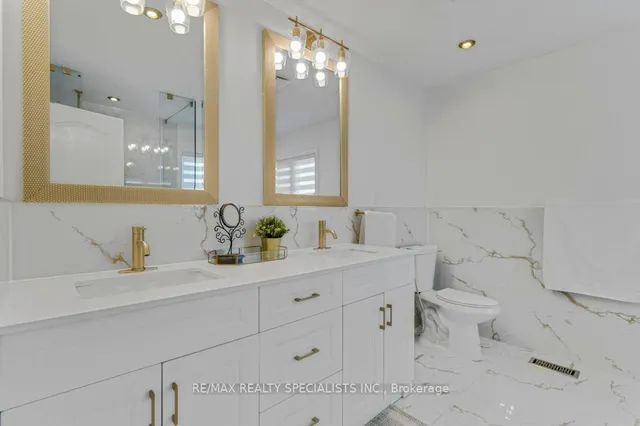 Additional image 25 of 7 NEWINGTON Cres