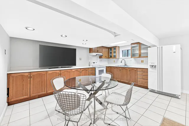 Additional image 37 of 4295 Garnetwood Chse