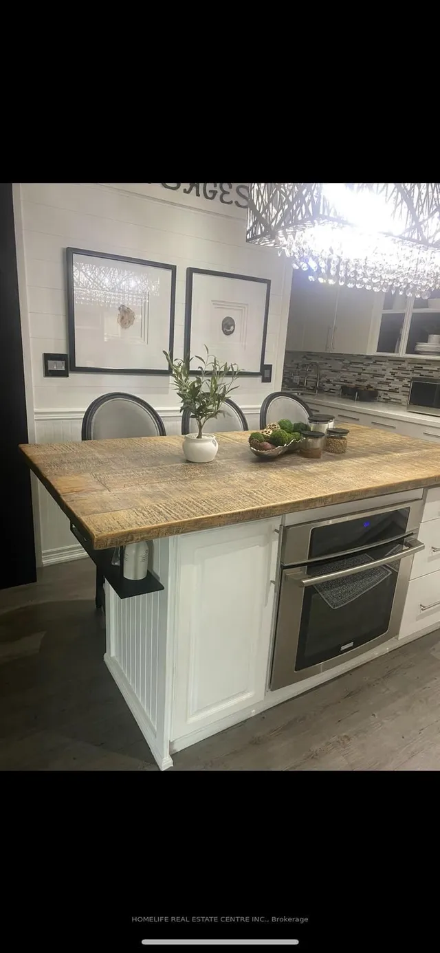 Additional image 4 of 38 Dunvegan Cres