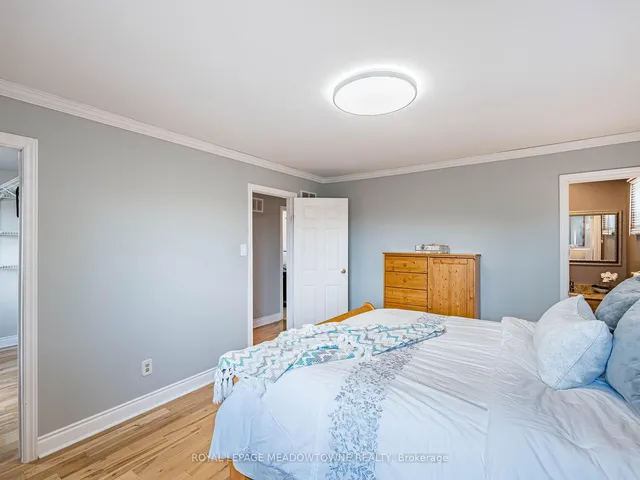 Additional image 28 of 117 Fairglen Ave