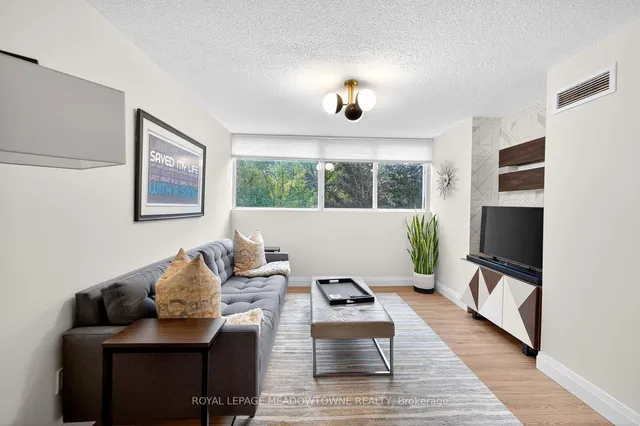Additional image 10 of 3695 Kaneff Cres Unit 102