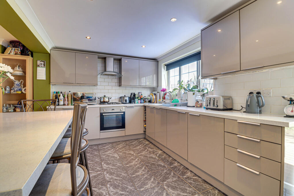 Additional image 13 of Admirals Walk, St. Albans, Hertfordshire, AL1