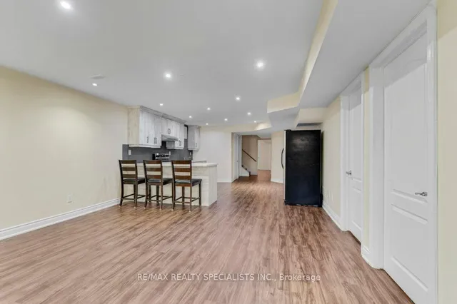 Additional image 38 of 7 NEWINGTON Cres