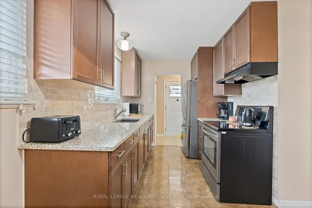 Additional image 14 of 73 Jefferson Rd