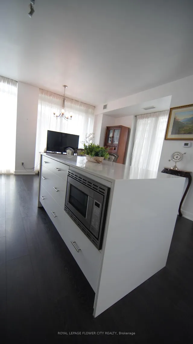 Additional image 8 of 180 Veterans Dr Unit 203