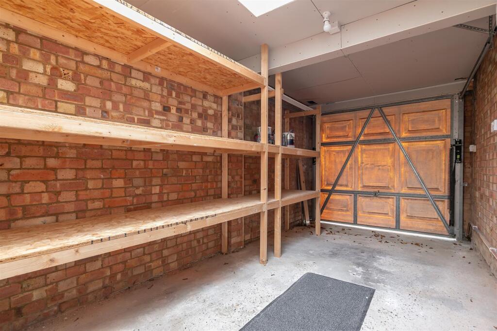 Additional image 12 of Cell Barnes Lane, St. Albans