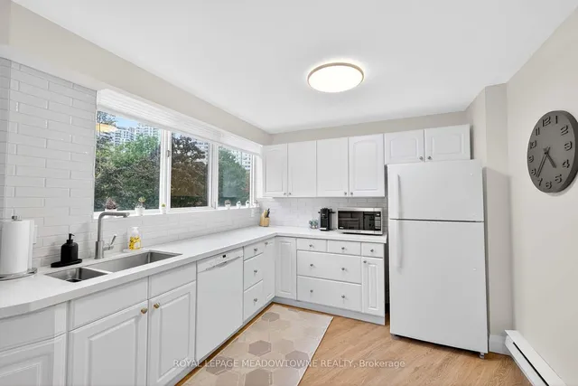 Additional image 24 of 3695 Kaneff Cres Unit 102