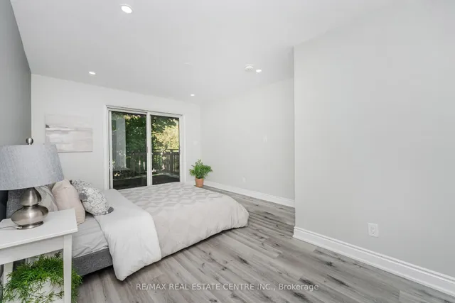 Additional image 23 of 34 windermere Crt