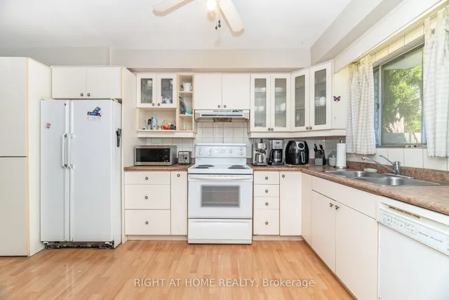 Additional image 23 of 1250 Mississauga Valley Blvd Unit 13