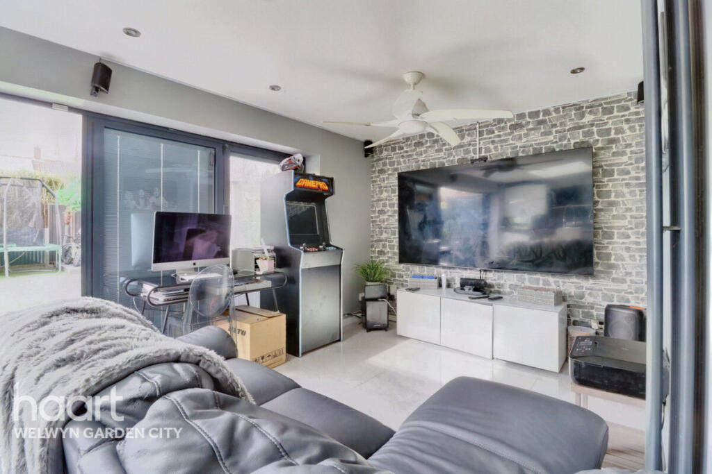 Property image for Ross Close, Hatfield