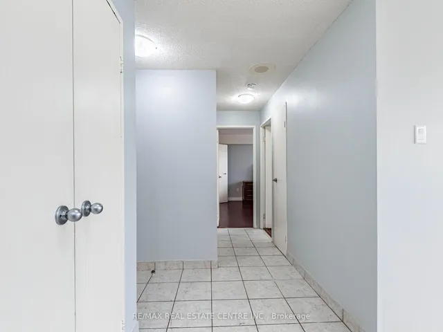 Additional image 12 of 3695 Kaneff Cres Unit 211