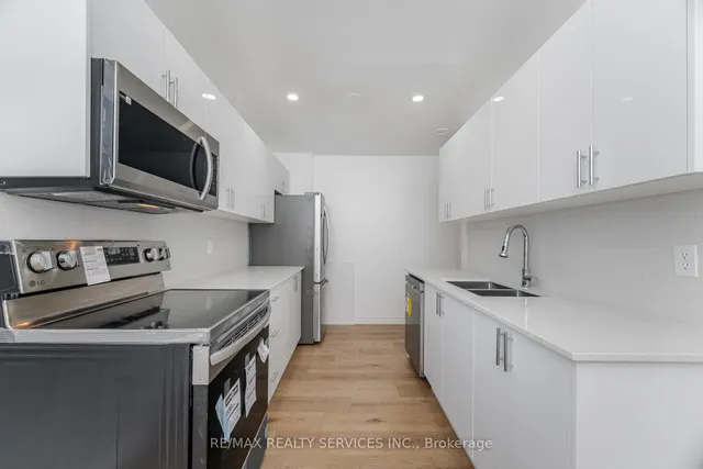 Additional image 12 of 20 Greenhills Sq