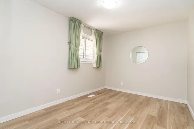 Additional image 26 of 23 Bedford Cres