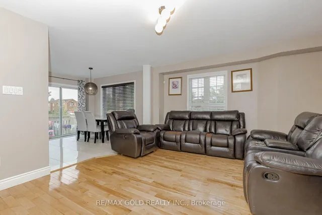 Additional image 12 of 2 Lake Louise Dr