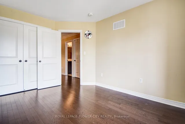 Additional image 32 of 25 Padbury Tr