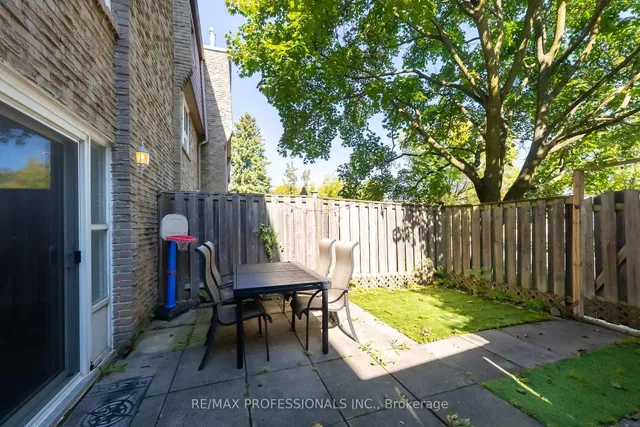 Additional image 32 of 405 Hyacinthe Blvd Unit 65