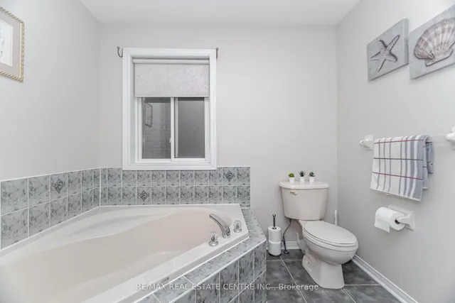 Additional image 35 of 59 Vintage Gate