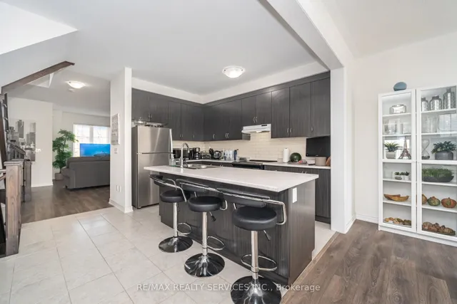 Additional image 15 of 2 Estelle Gate