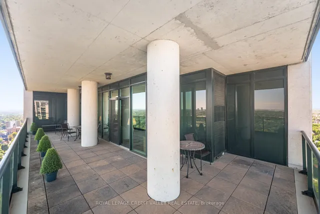 Additional image 15 of 100 John St Unit 2601