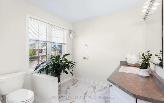 Additional image 29 of 74 Magnificent Crt