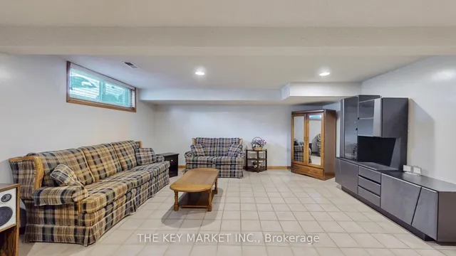 Additional image 28 of 1277 Tyneburn Cres