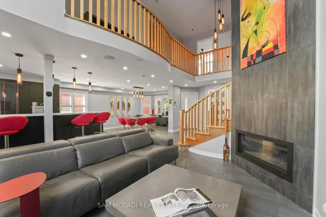 Additional image 9 of 385 Turnberry Cres