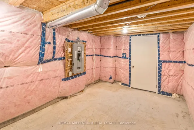 Additional image 30 of 77 Donald Ficht Cres