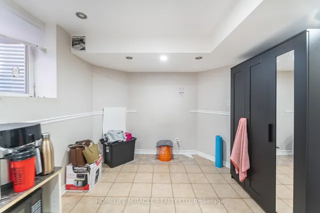 Additional image 40 of 8 Twin Pines Cres