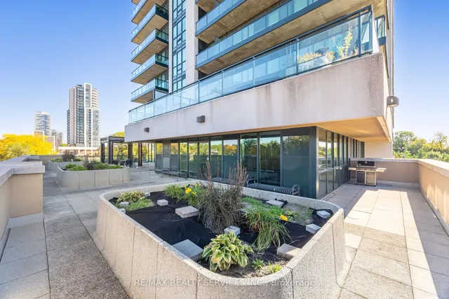 Additional image 23 of 100 John St Unit 2404