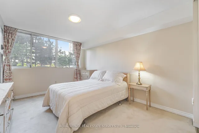 Additional image 20 of 3590 Kaneff Cres Unit 102