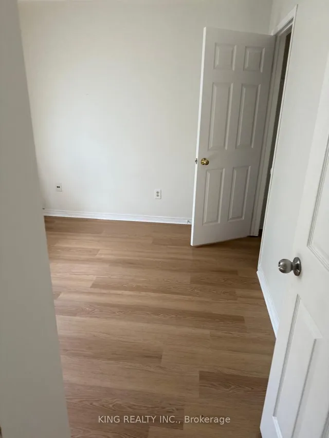 Additional image 10 of 43 Cranberry Cres