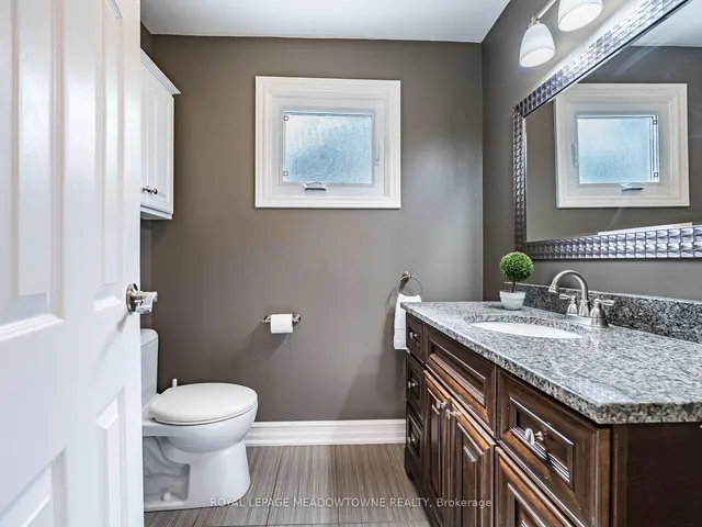 Additional image 22 of 117 Fairglen Ave