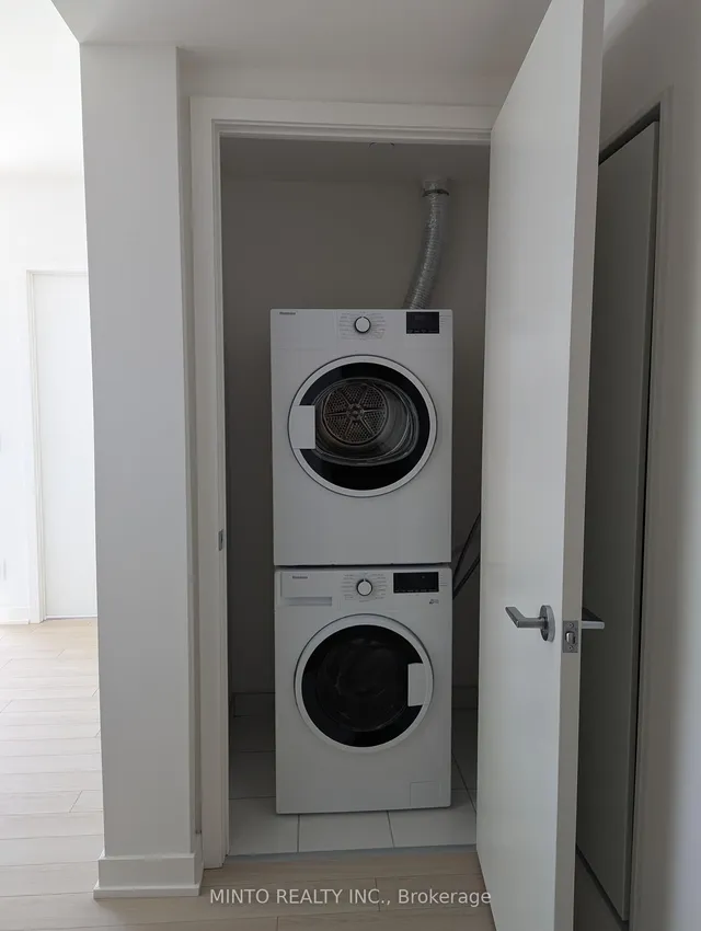 Additional image 13 of 3079 Trafalgar Rd Unit 302