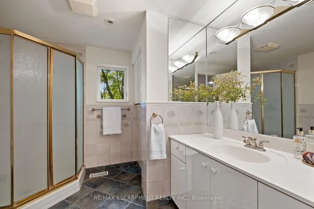 Additional image 11 of 463 Grand Blvd