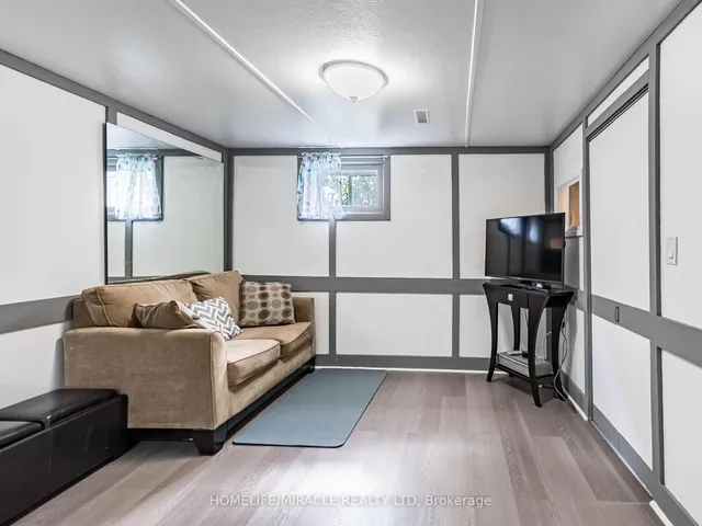 Additional image 35 of 64 Geneva Cres