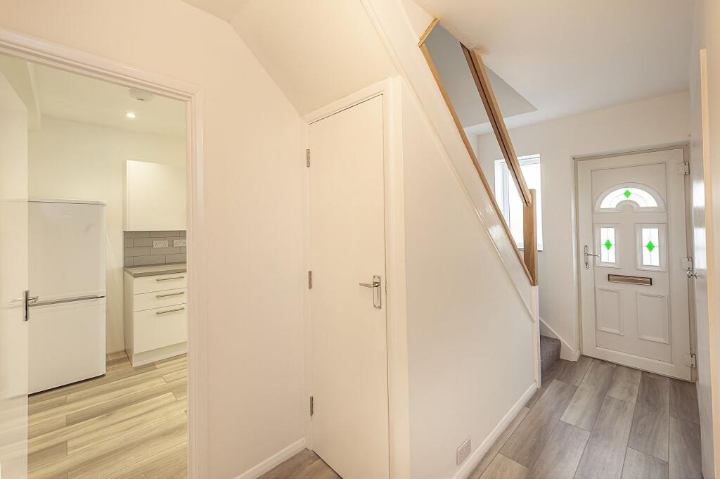 Additional image 4 of How Wood, Park Street, St. Albans, Hertfordshire, AL2