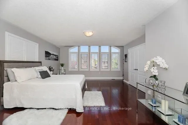 Additional image 33 of 8 Barnes Crt