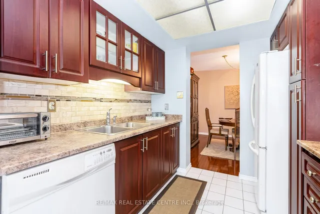 Additional image 17 of 20 Cherrytree Dr Unit 802