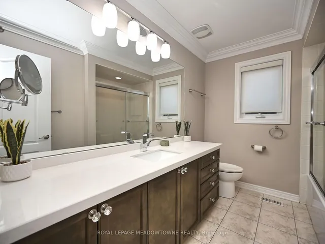 Additional image 37 of 2378 Wasaga Dr