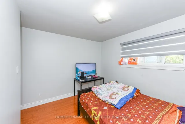 Additional image 10 of 3442 Laddie Cres