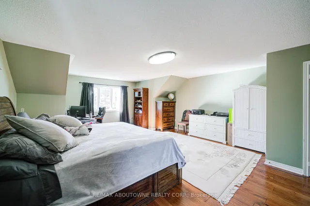 Additional image 36 of 2193 Meadowland Dr