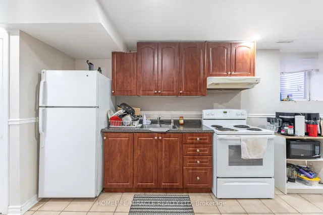 Additional image 38 of 8 Twin Pines Cres