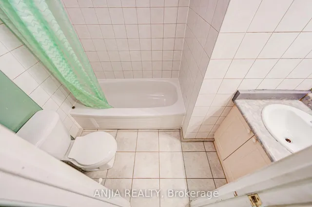 Additional image 33 of 550 Bluesky Cres