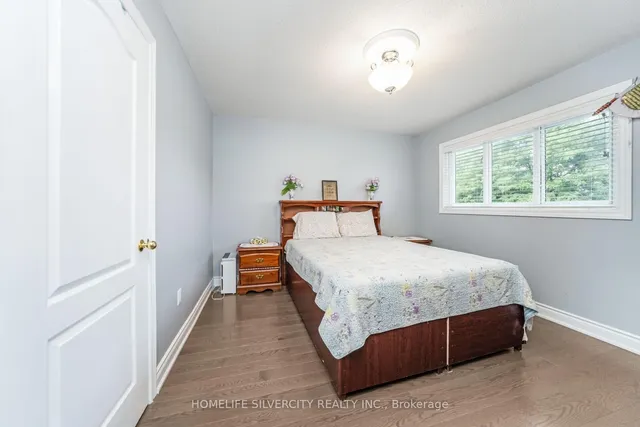 Additional image 32 of 17 Siesta Crt