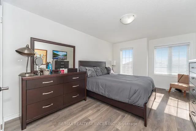 Additional image 28 of 2 Estelle Gate