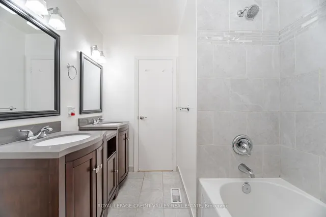 Additional image 27 of 36 Autumn Blvd