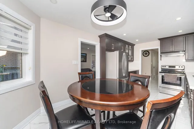 Additional image 16 of 8 Twin Pines Cres