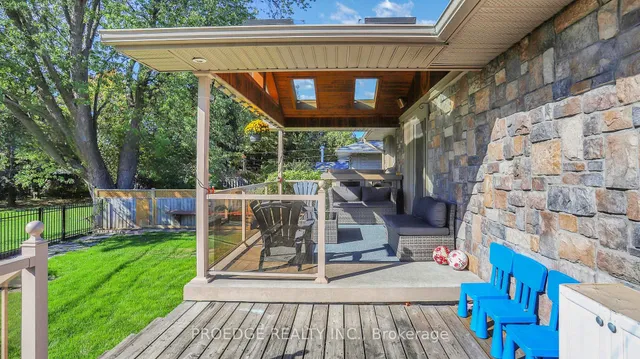 Additional image 32 of 262 Randall Cres