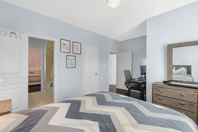 Additional image 30 of 26 Fitzgibson St